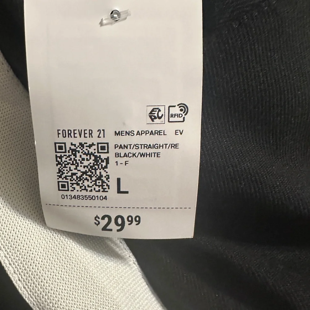 NWT - Men’s Forever 21 Elastic Tie Waist Joggers. Retail $30.00